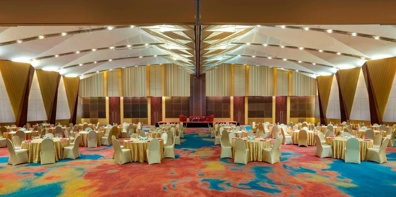 Hotel Ciputra Jakarta Managed By Swiss-Belhotel International Екстер'єр фото