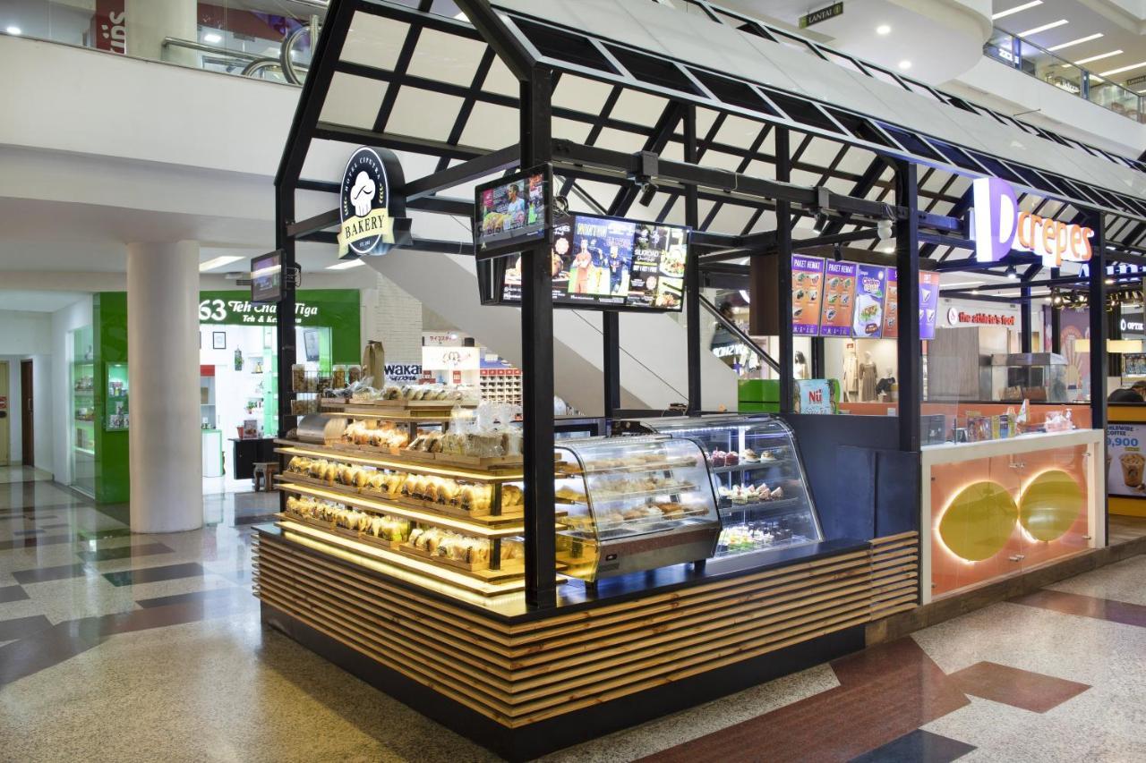 Hotel Ciputra Jakarta Managed By Swiss-Belhotel International Екстер'єр фото