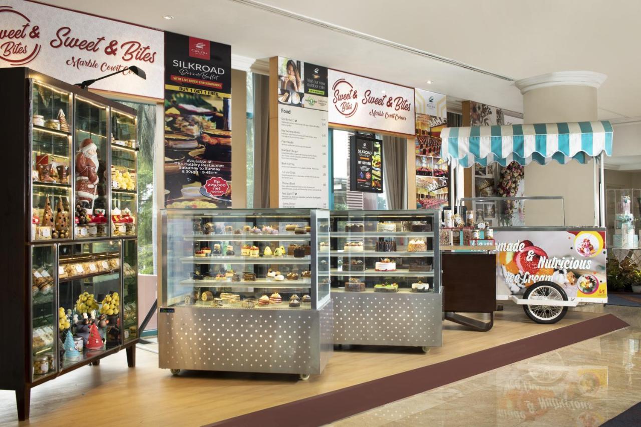 Hotel Ciputra Jakarta Managed By Swiss-Belhotel International Екстер'єр фото