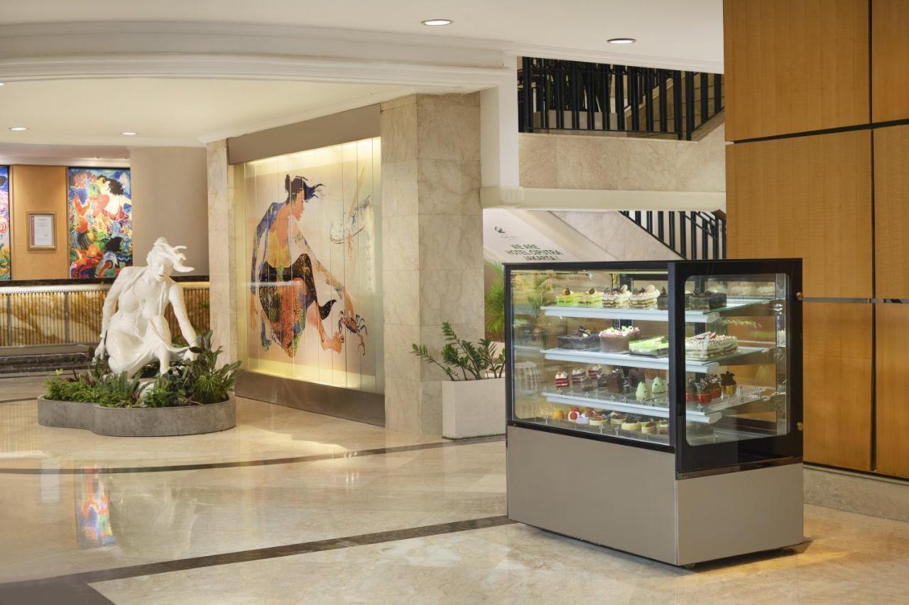 Hotel Ciputra Jakarta Managed By Swiss-Belhotel International Екстер'єр фото