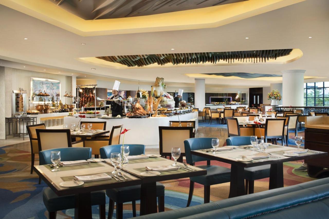 Hotel Ciputra Jakarta Managed By Swiss-Belhotel International Екстер'єр фото