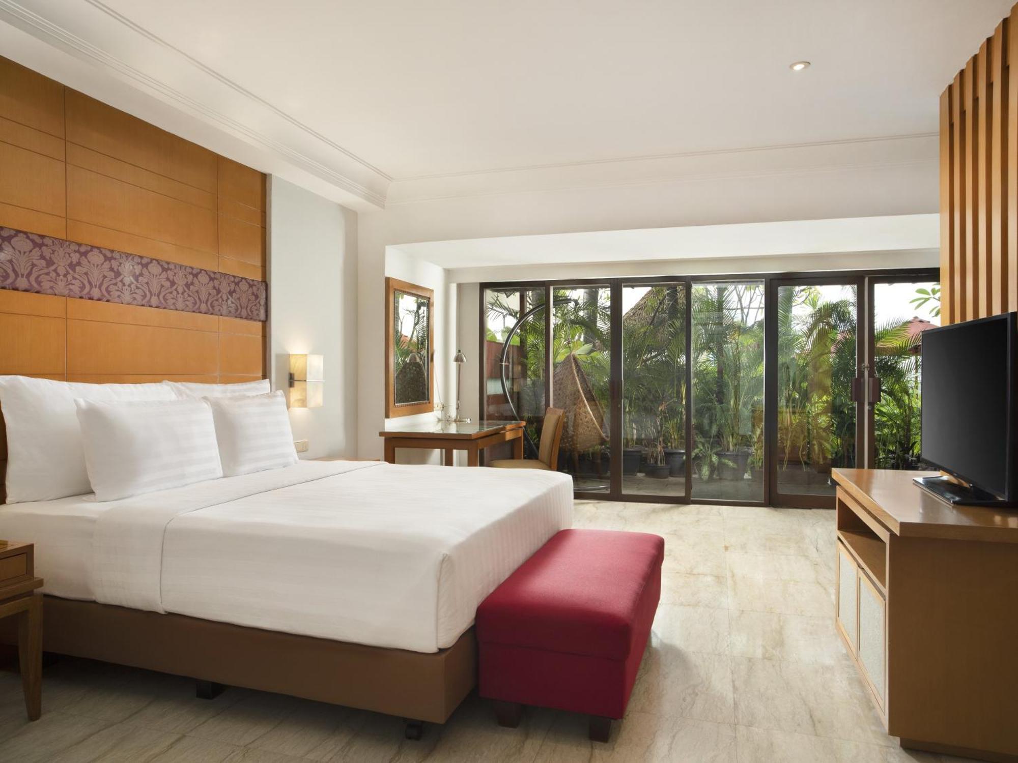 Hotel Ciputra Jakarta Managed By Swiss-Belhotel International Екстер'єр фото